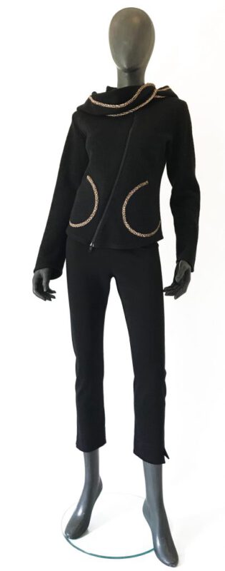 GHD_Kapuzenjacke_schwarz_leo_VS-403x1024